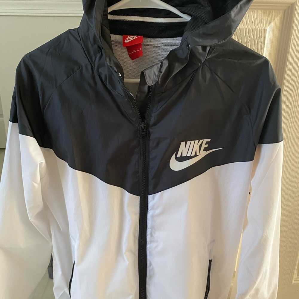 Womans Nike windbreaker jacket Sz m